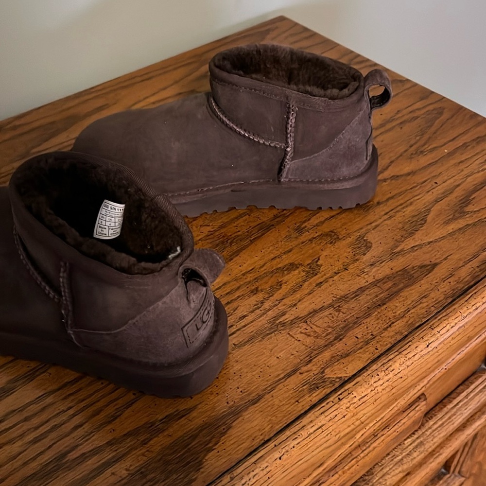 Ugg mini boot
